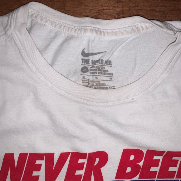 📦 Moving Sale - 4/20$ 📦 Nike T-shirt - Picture 2 of 5